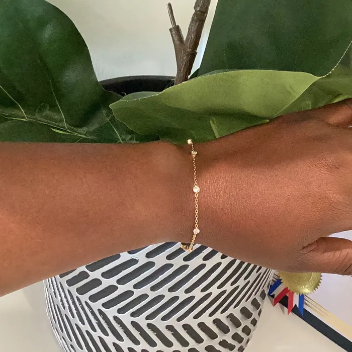 Bracelets Get Signatured Dazzling Halo CZ Bezel Bracelet
