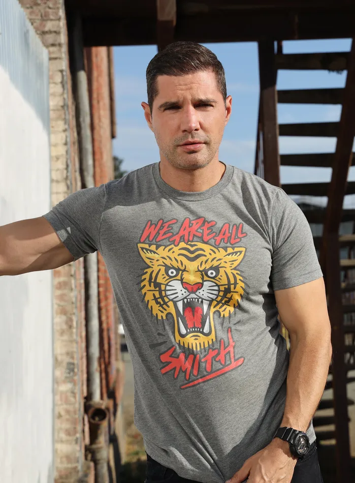 Earrings WE ARE ALL SMITH Mens Jewelry Clothing We Are All Smith Tiger Gray Short sleeve tshirt