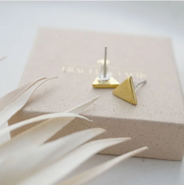 Frulein Tapir Earrings TRIANGLE Ohrstecker Frulein Tapir