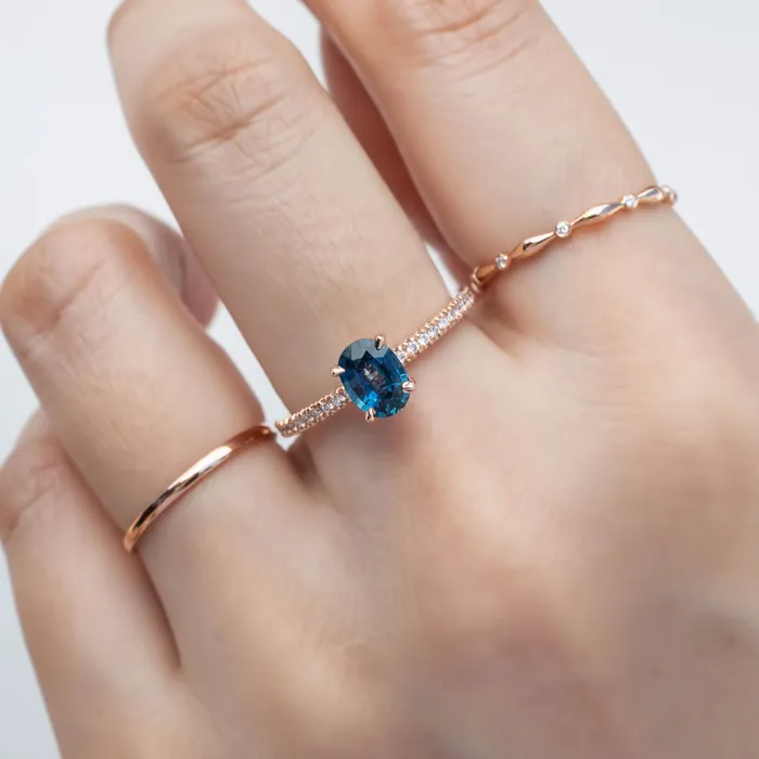 Maria Ring 09ct Blue Green Montana Sapphire 14K Rose Gold One of a kind Envero Jewelry Rings Maria Ring 09ct Blue Green Montana Sapphire 14K Rose Gold One of a kind Envero Jewelry Rings