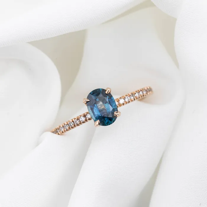 Maria Ring 09ct Blue Green Montana Sapphire 14K Rose Gold One of a kind Envero Jewelry Rings Maria Ring 09ct Blue Green Montana Sapphire 14K Rose Gold One of a kind Envero Jewelry Rings