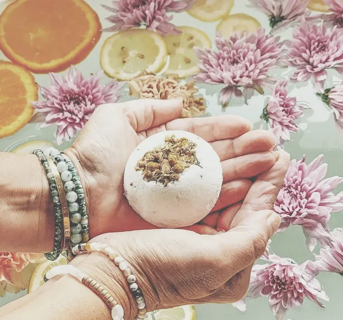 remedes richewels Earrings Nourish Bath Bomb