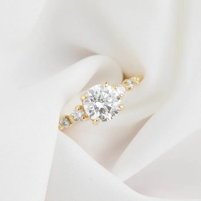 Rings Envero Jewelry Estel Fleur Four Prongs Ring Round Brilliant Cut Diamond