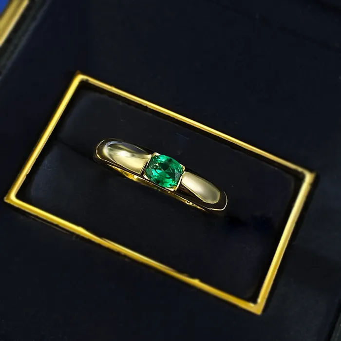 Rings shine of diamond Luxurious Green Oval Cut Sterling Silver Engagement Ring in Golden Tone Rings shine of diamond Luxurious Green Oval Cut Sterling Silver Engagement Ring in Golden Tone