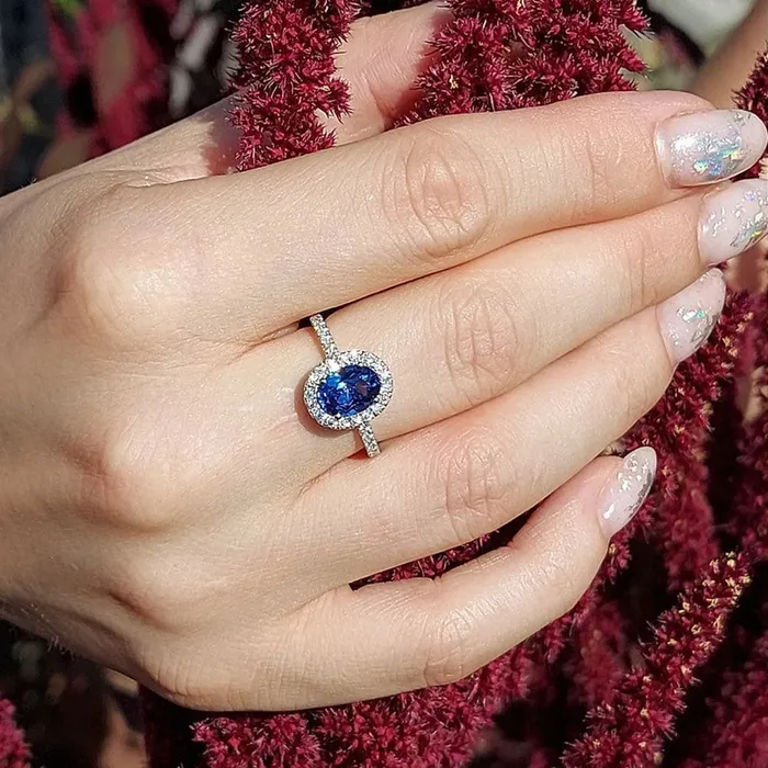 shine of diamond Vintage Blue Oval Cut Engagement Ring In Sterling Silver Rings