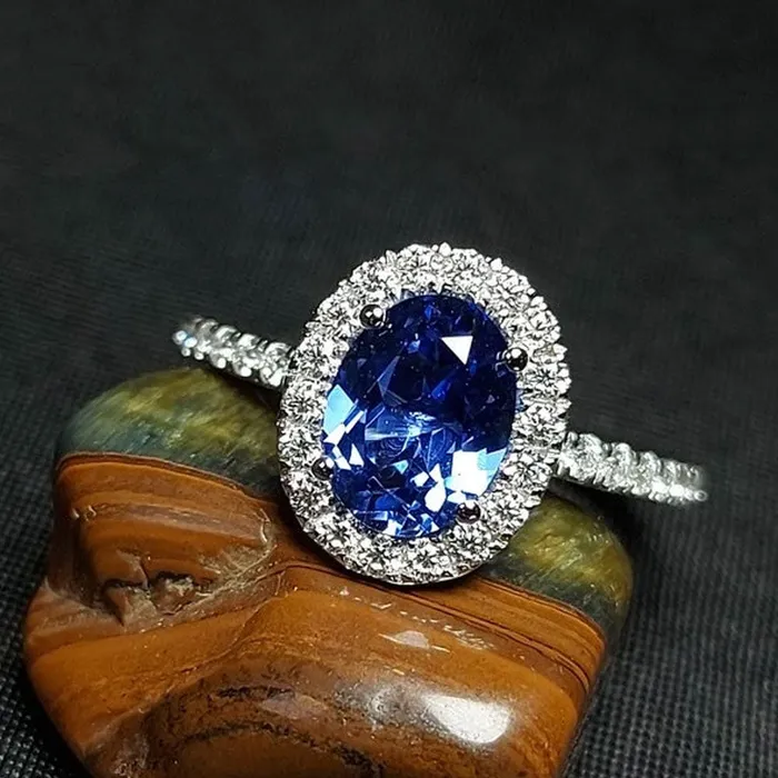 shine of diamond Vintage Blue Oval Cut Engagement Ring In Sterling Silver Rings