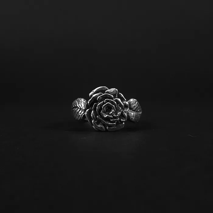 Earrings MARIA MARISCAL Anillo con Rosa en plata