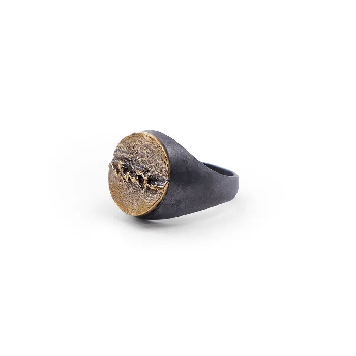 Earrings MARIA MARISCAL Anillo Suturas Craneo