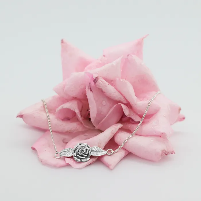 MARIA MARISCAL Collar Rosa con Hojas Earrings