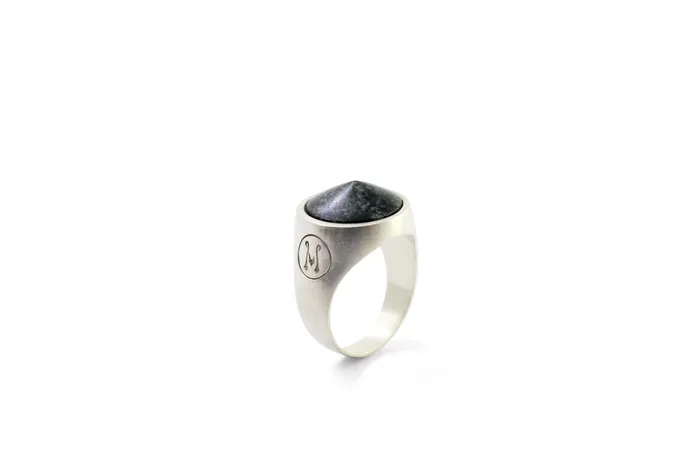 MARIA MARISCAL Earrings Anillo Green Solid colaboracin con Taller de Obsidiana MARIA MARISCAL Earrings Anillo Green Solid colaboracin con Taller de Obsidiana