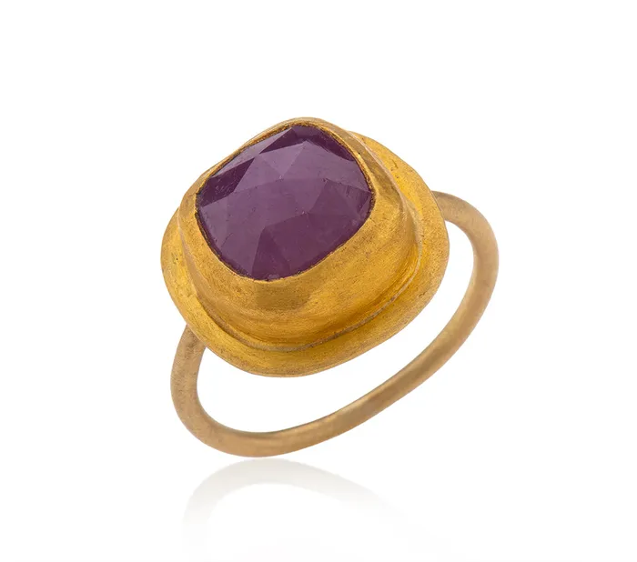 Nava Zahavi Nava Zahavi Yellow Gold Square Ruby Shaped Gold Ring Rings
