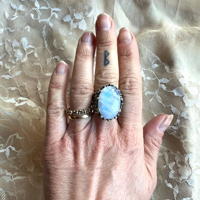Rings Giardinoblu Rainbow Moonstone Ring White Labradorite One of a Kind 